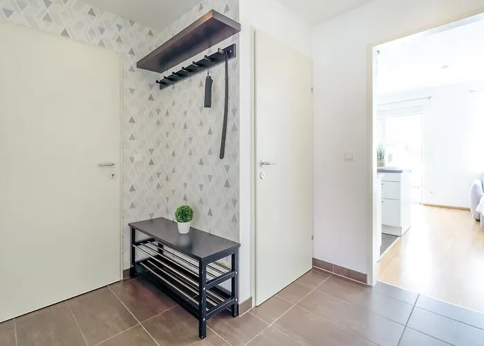 In Quiet Area With Balcony And Parking, Walking Distance To U1 Metro Apartamento *