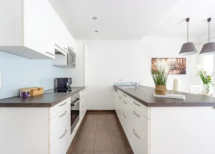 In Quiet Area With Balcony And Parking, Walking Distance To U1 Metro