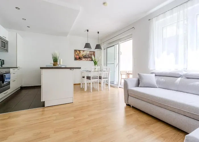 In Quiet Area With Balcony And Parking, Walking Distance To U1 Metro Apartamento *