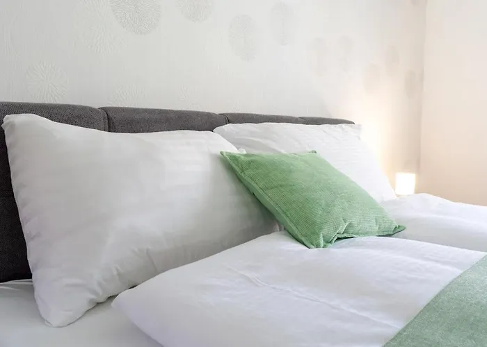 Apartamento In Quiet Area With Balcony And Parking, Walking Distance To U1 Metro *