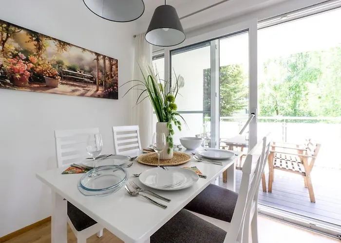 In Quiet Area With Balcony And Parking, Walking Distance To U1 Metro