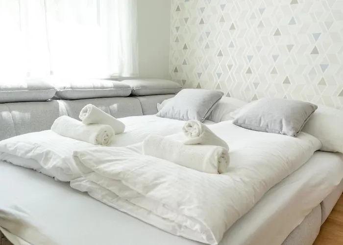 In Quiet Area With Balcony And Parking, Walking Distance To U1 Metro Apartamento *